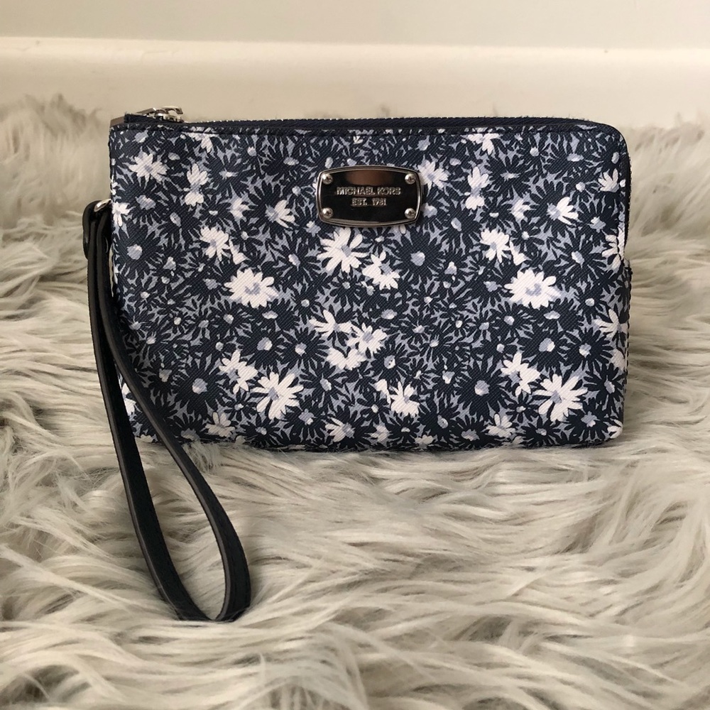 NWT Michael Kors Jet Set Double Gusset Wristlet